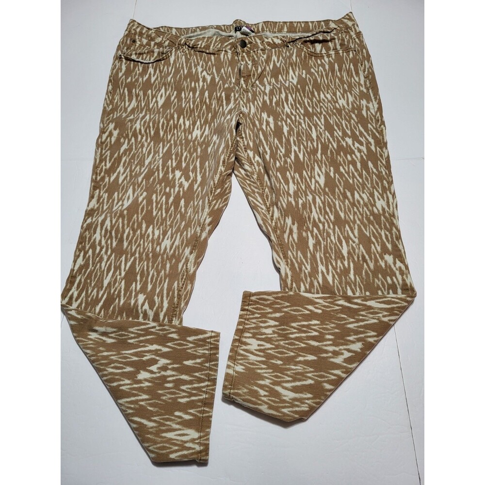LYS Love Your Style misses plus sz 24W tan white zig zag skinny pants